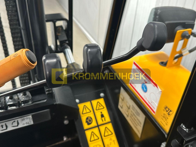 Krautuvas-visureigis JCB 940: foto 15
