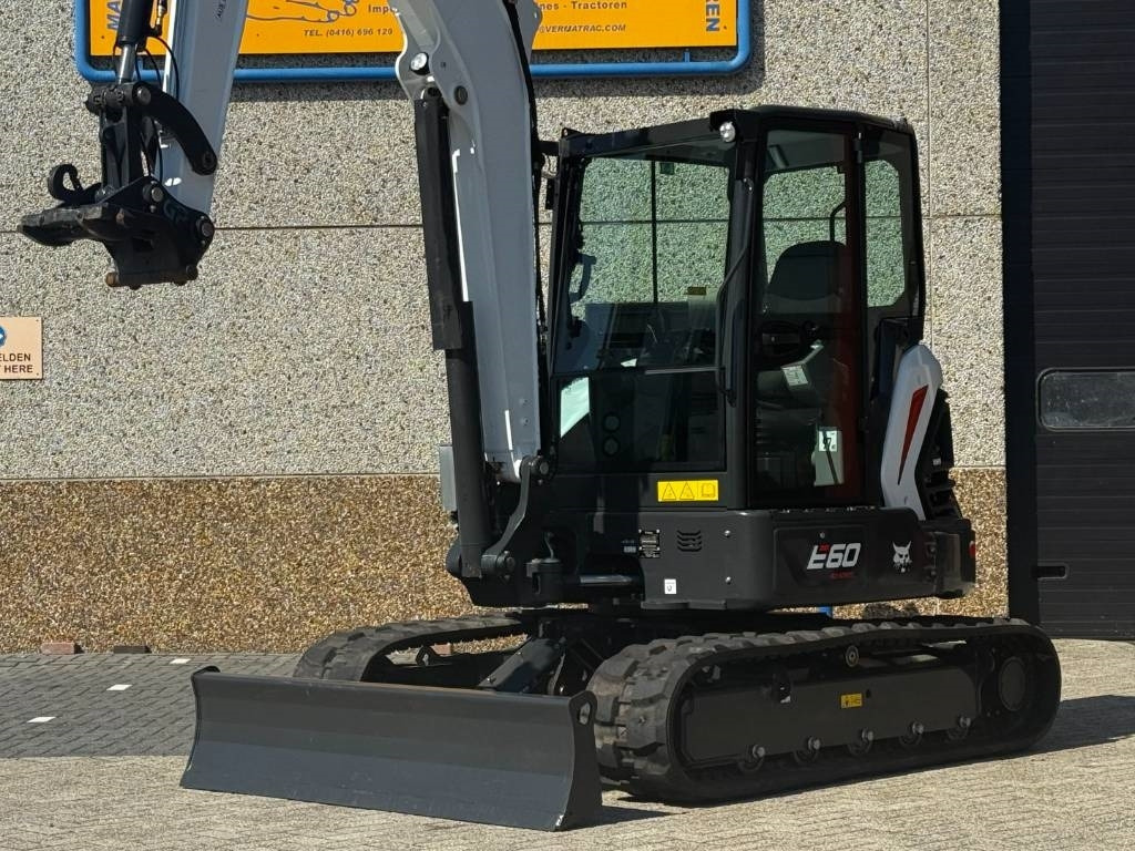 Bobcat E60 R2, 2024, 54 hours!! - Mini ekskavatorius: foto 3 Bobcat E60 R2, 2024, 54 hours!! - Mini ekskavatorius: foto 3