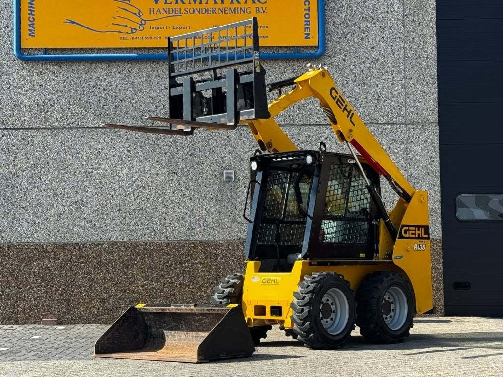 Gehl R135 / Manitou 1350R Skid Steer, 2022 - Mini krautuvas: foto 1 Gehl R135 / Manitou 1350R Skid Steer, 2022 - Mini krautuvas: foto 1