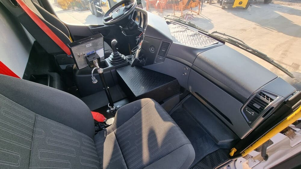 MERCEDES-BENZ AROCS 3243 8x4 | Euro 6 | Piaskarko Solarka Econ 12m³ - Sniego valymo mašina: foto 2 MERCEDES-BENZ AROCS 3243 8x4 | Euro 6 | Piaskarko Solarka Econ 12m³ - Sniego valymo mašina: foto 2