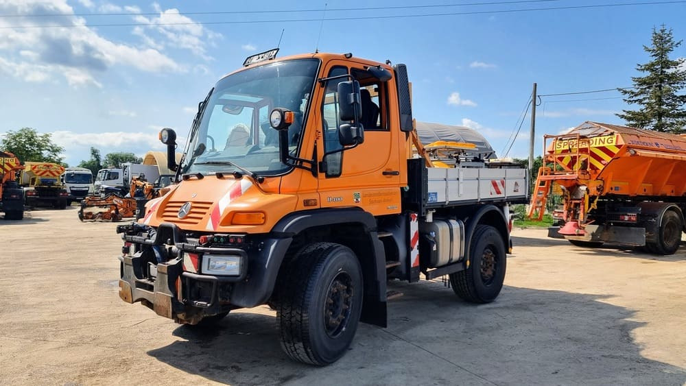 MERCEDES-BENZ Unimog U400 - Komunalinis traktorius: foto 1 MERCEDES-BENZ Unimog U400 - Komunalinis traktorius: foto 1