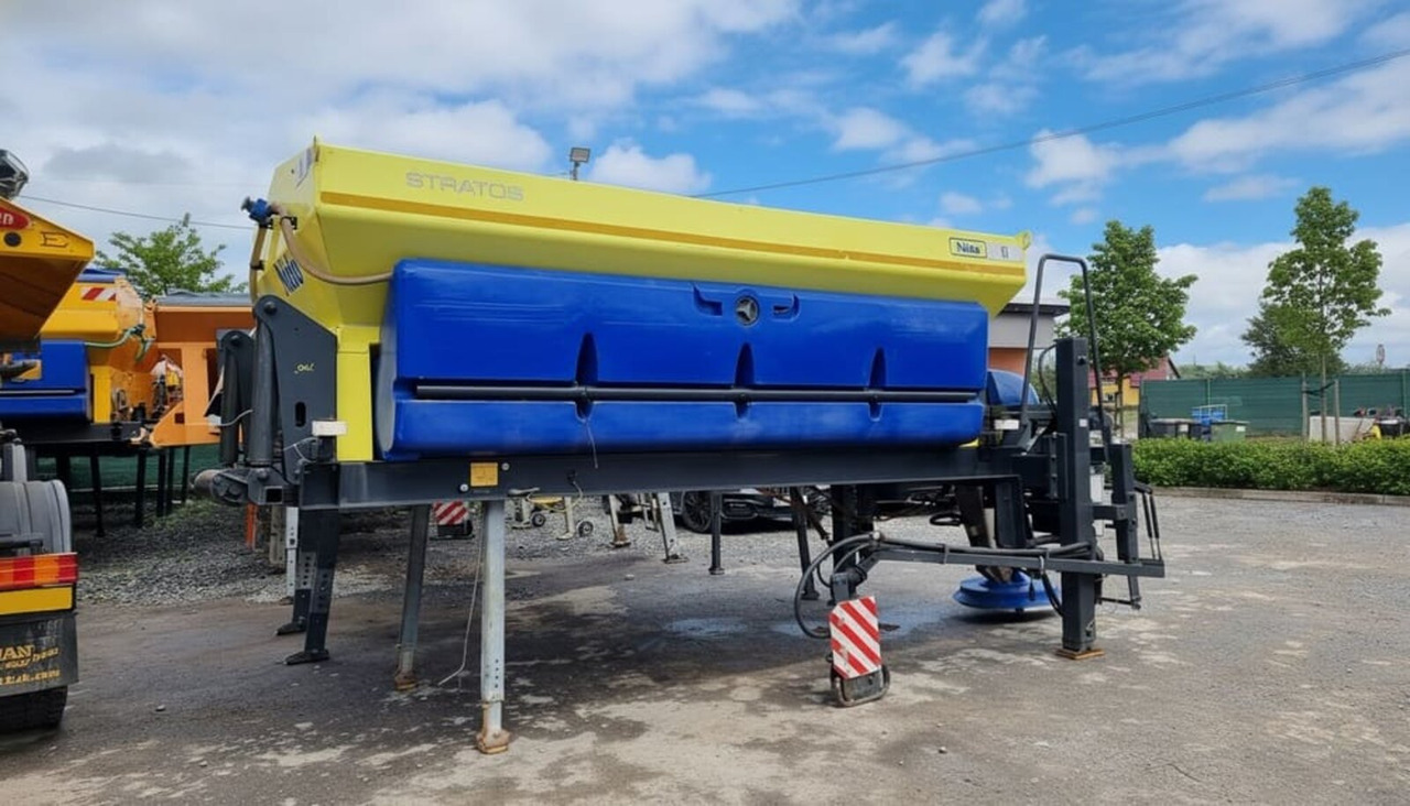 SCHMIDT Stratos Nido B70-42 - Smėlio/ Druskos barstytuvas - Smėlio/ Druskos barstytuvas: foto 2 SCHMIDT Stratos Nido B70-42 - Smėlio/ Druskos barstytuvas - Smėlio/ Druskos barstytuvas: foto 2