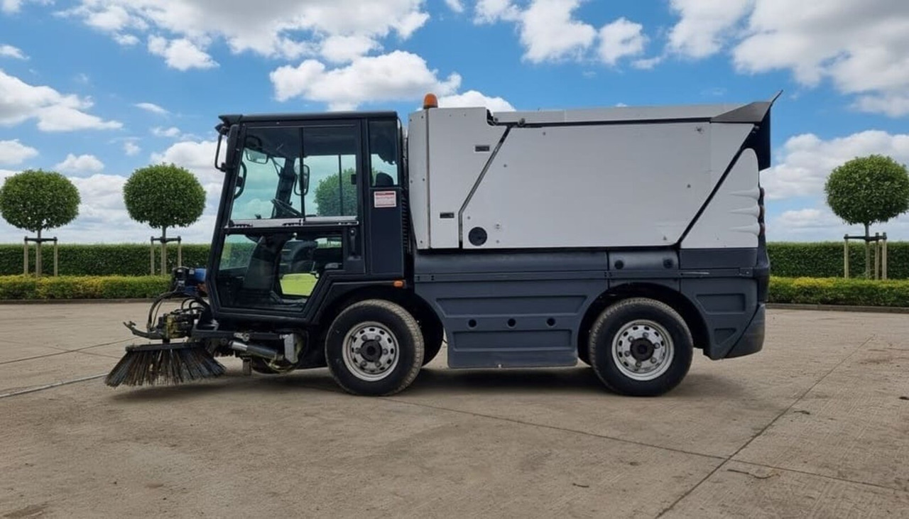 SCHMIDT Swingo 200+ - Gatvių šlavimo mašina: foto 2 SCHMIDT Swingo 200+ - Gatvių šlavimo mašina: foto 2