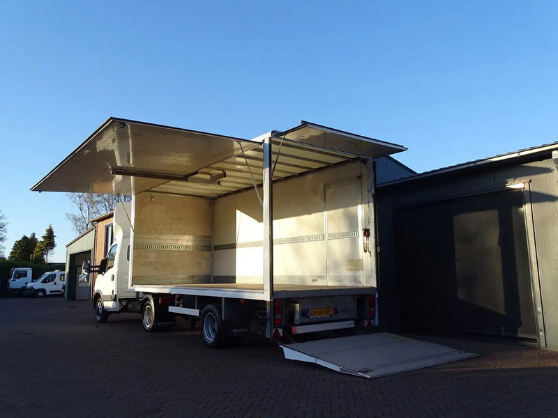 Iveco Daily 35C17 Be combinatie be trekker podium oplegger 3080 KG laadvm. 1.5 Ton Laadklep - Vilkikas: foto 5 Iveco Daily 35C17 Be combinatie be trekker podium oplegger 3080 KG laadvm. 1.5 Ton Laadklep - Vilkikas: foto 5