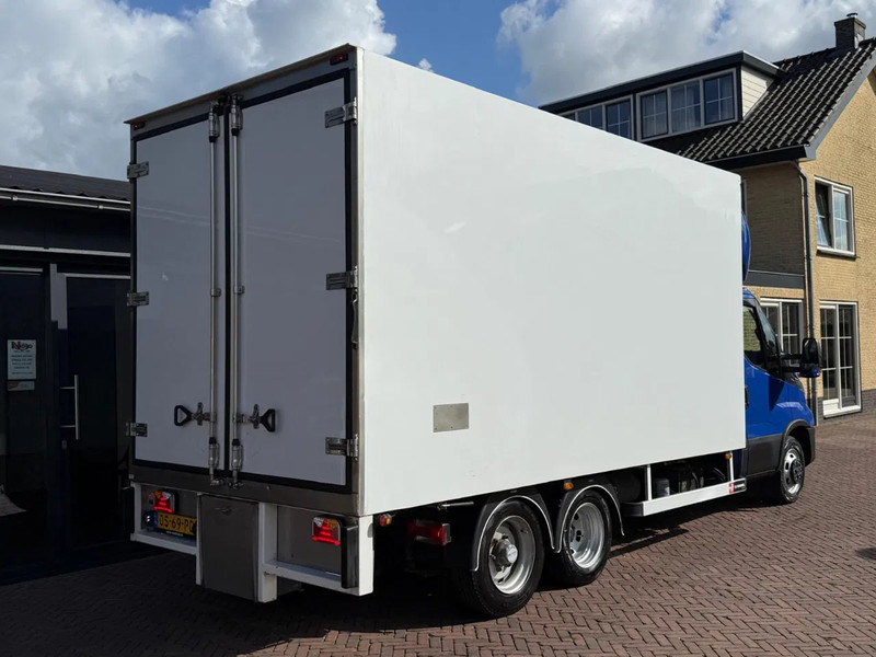 Iveco Daily 40C18 3.0 180PK A/T BE COMBI KOELER Thermoking 3 Zits CVO - Vilkikas: foto 3 Iveco Daily 40C18 3.0 180PK A/T BE COMBI KOELER Thermoking 3 Zits CVO - Vilkikas: foto 3