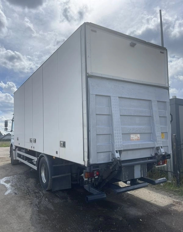 MERCEDES-BENZ AXOR PRZEBIEG TYLKO 322000 KM!!!! - Izoterminis sunkvežimis: foto 4 MERCEDES-BENZ AXOR PRZEBIEG TYLKO 322000 KM!!!! - Izoterminis sunkvežimis: foto 4