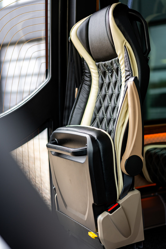 Nauja Mikroautobusas, Keleivinis furgonas MERCEDES-BENZ SPRINTER 519 CDI (MB BUSPERFECT): foto 17