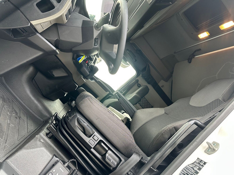 MAN TGX 18.510 4X2 LL SA Intarder Klima ACC - Vilkikas: foto 5 MAN TGX 18.510 4X2 LL SA Intarder Klima ACC - Vilkikas: foto 5