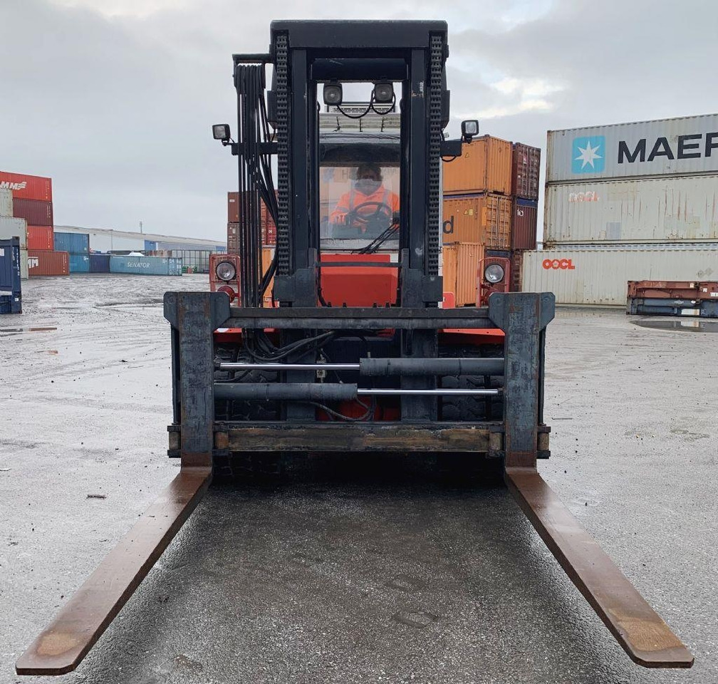 Svetruck 13,6-120-32  - Dyzelinis krautuvas: foto 3 Svetruck 13,6-120-32  - Dyzelinis krautuvas: foto 3