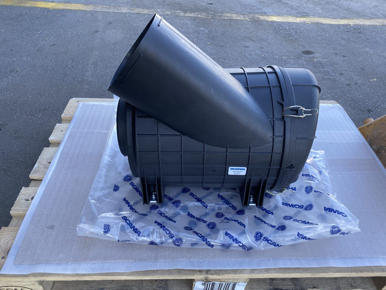 SCANIA AIR FILTER - 1870001 - Oro filtras - Sunkvežimis: foto 1 SCANIA AIR FILTER - 1870001 - Oro filtras - Sunkvežimis: foto 1