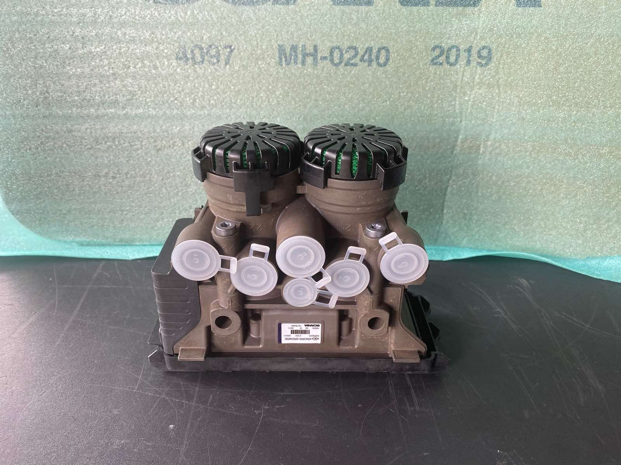 SCANIA AIR VALVE 1879280, 1879275 - Stabdžių vožtuvas - Sunkvežimis: foto 1 SCANIA AIR VALVE 1879280, 1879275 - Stabdžių vožtuvas - Sunkvežimis: foto 1