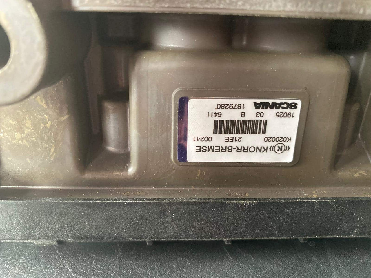 SCANIA AIR VALVE 1879280, 1879275 - Stabdžių vožtuvas - Sunkvežimis: foto 3 SCANIA AIR VALVE 1879280, 1879275 - Stabdžių vožtuvas - Sunkvežimis: foto 3