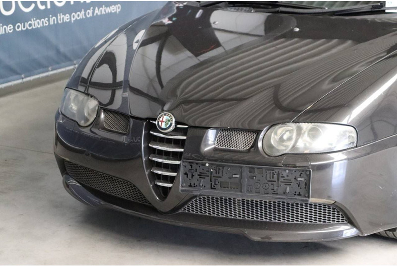 Sedanas Alfa Romeo 147 3.2i V6 24v GTA: foto 10