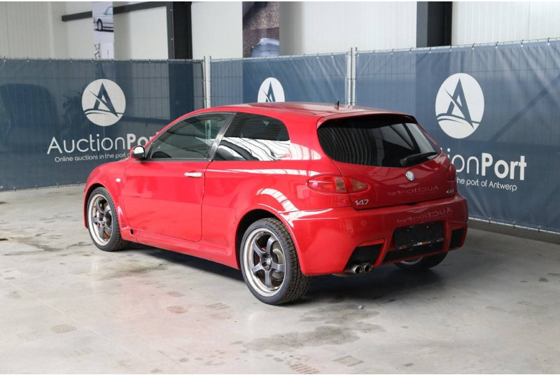 Alfa Romeo 147 3.2i V6 24v GTA - Sedanas: foto 4 Alfa Romeo 147 3.2i V6 24v GTA - Sedanas: foto 4