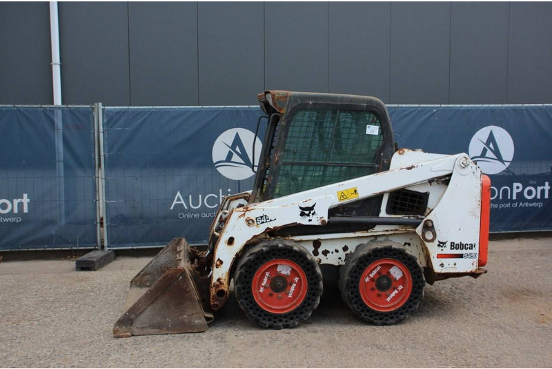 Bobcat S450 - Ratinis krautuvas: foto 1 Bobcat S450 - Ratinis krautuvas: foto 1