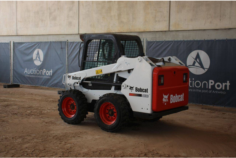 Bobcat S550 - Ratinis krautuvas: foto 3 Bobcat S550 - Ratinis krautuvas: foto 3