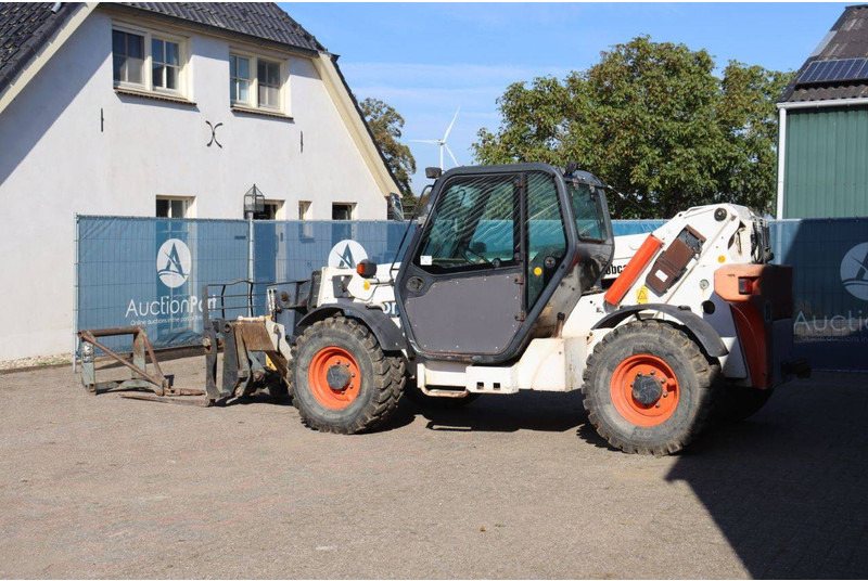 Bobcat T35120SL - Teleskopinis krautuvas: foto 3 Bobcat T35120SL - Teleskopinis krautuvas: foto 3