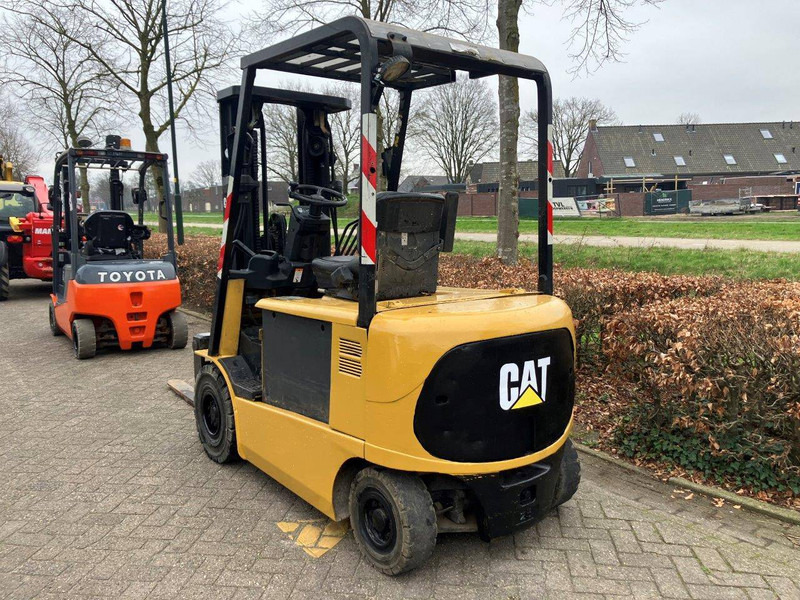 Caterpillar EP25K-PAC - Elektrinis krautuvas: foto 3 Caterpillar EP25K-PAC - Elektrinis krautuvas: foto 3