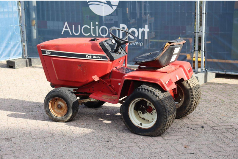 Cub Cadet 682 - Vejapjovė: foto 3 Cub Cadet 682 - Vejapjovė: foto 3