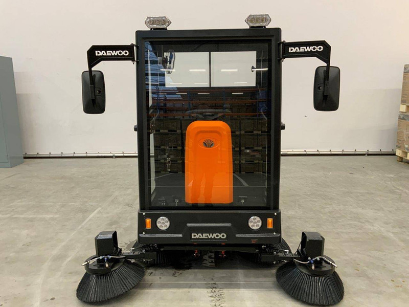 Daewoo DAS100 - Gatvių šlavimo mašina: foto 4 Daewoo DAS100 - Gatvių šlavimo mašina: foto 4