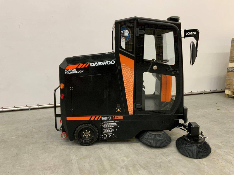Daewoo DAS100 - Gatvių šlavimo mašina: foto 3 Daewoo DAS100 - Gatvių šlavimo mašina: foto 3