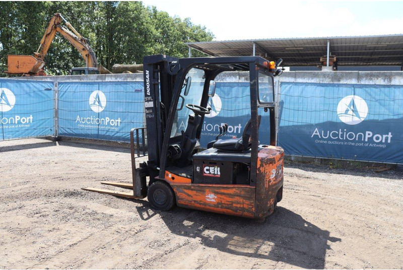 Doosan B15T-5 - Elektrinis krautuvas: foto 3 Doosan B15T-5 - Elektrinis krautuvas: foto 3