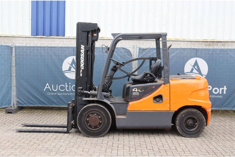 Doosan  - Dyzelinis krautuvas: foto 2 Doosan  - Dyzelinis krautuvas: foto 2