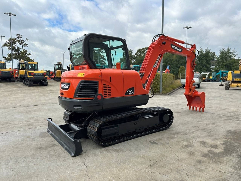 Doosan DX60 - Vikšrinis ekskavatorius: foto 4 Doosan DX60 - Vikšrinis ekskavatorius: foto 4