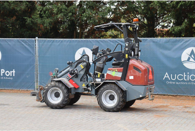 Giant G2200E X-TRA - Ratinis krautuvas: foto 3 Giant G2200E X-TRA - Ratinis krautuvas: foto 3