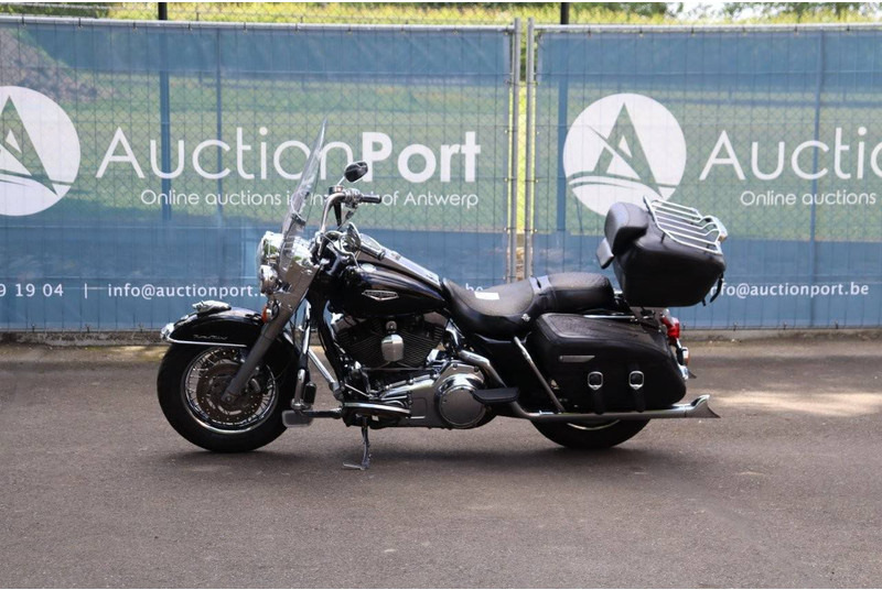 Harley-Davidson Road King Classic - Motociklas: foto 1 Harley-Davidson Road King Classic - Motociklas: foto 1
