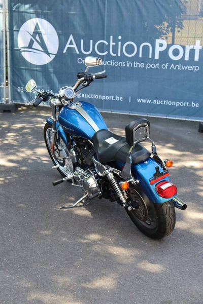 Harley-Davidson Sporster XL1200 Custom - Motociklas: foto 4 Harley-Davidson Sporster XL1200 Custom - Motociklas: foto 4