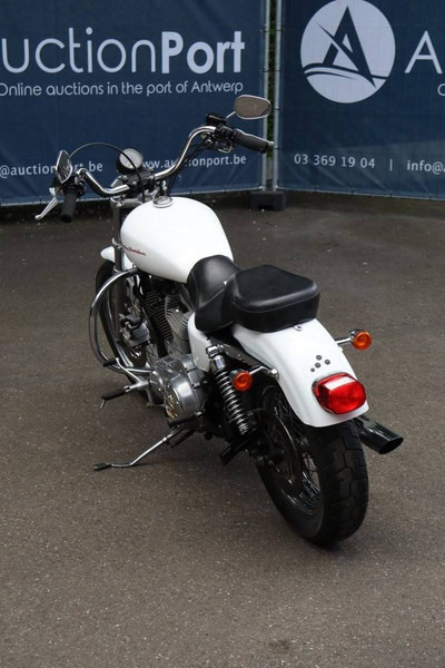 Harley-Davidson Sporster XL883 - Motociklas: foto 4 Harley-Davidson Sporster XL883 - Motociklas: foto 4
