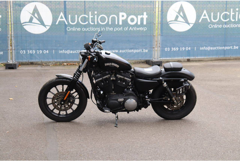 Harley-Davidson Sportster 883 - Motociklas: foto 1 Harley-Davidson Sportster 883 - Motociklas: foto 1