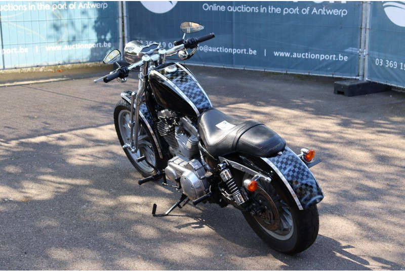 Harley-Davidson Sportster 883 Springer - Motociklas: foto 4 Harley-Davidson Sportster 883 Springer - Motociklas: foto 4