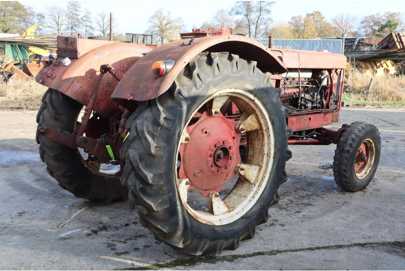 International harvester co 504 D - Traktorius: foto 5 International harvester co 504 D - Traktorius: foto 5