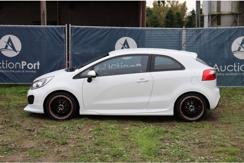 Kia Rio - Sedanas: foto 2 Kia Rio - Sedanas: foto 2