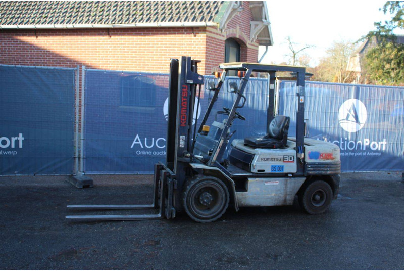 Komatsu FD30T-11E - Dyzelinis krautuvas: foto 1 Komatsu FD30T-11E - Dyzelinis krautuvas: foto 1