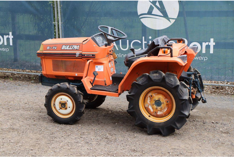 Kubota B1-14 Bulltra - Traktorius: foto 3 Kubota B1-14 Bulltra - Traktorius: foto 3
