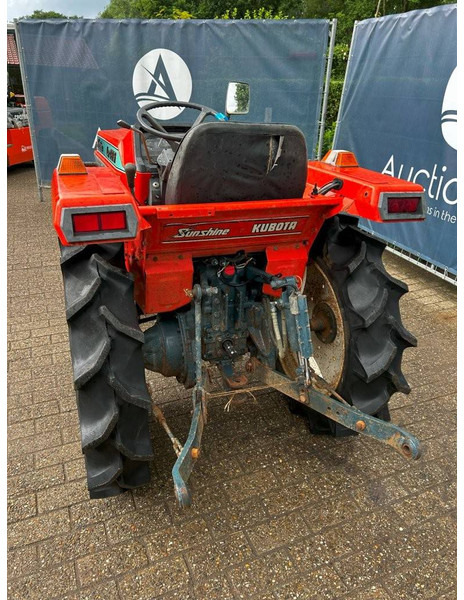 Kubota B1-14D - Traktorius: foto 3 Kubota B1-14D - Traktorius: foto 3