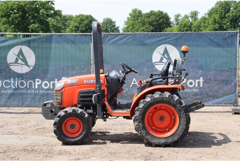 Kubota B2530 - Traktorius: foto 2 Kubota B2530 - Traktorius: foto 2