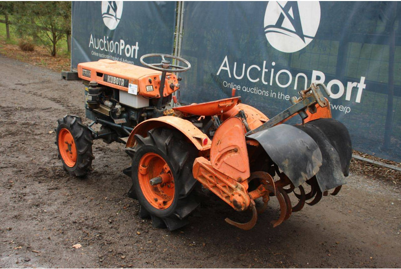 Kubota B6000 - Traktorius: foto 3 Kubota B6000 - Traktorius: foto 3
