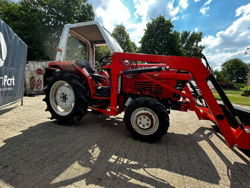 Kubota L1-235 - Traktorius: foto 5 Kubota L1-235 - Traktorius: foto 5