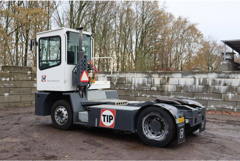 MOL YM 180/4X2 - Terminalų vilkikas: foto 3 MOL YM 180/4X2 - Terminalų vilkikas: foto 3