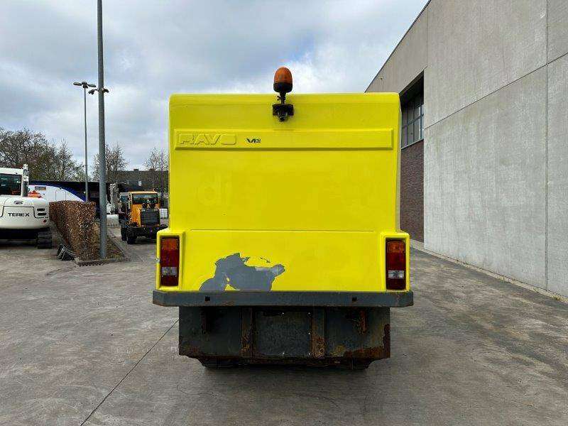 Ravo 5002 - Gatvių šlavimo mašina: foto 5 Ravo 5002 - Gatvių šlavimo mašina: foto 5
