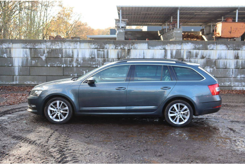 Škoda Octavia - Lengvasis automobilis: foto 2 Škoda Octavia - Lengvasis automobilis: foto 2