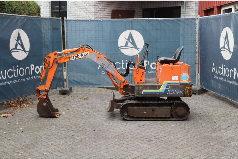 Takeuchi TB080 - Mini ekskavatorius: foto 2 Takeuchi TB080 - Mini ekskavatorius: foto 2