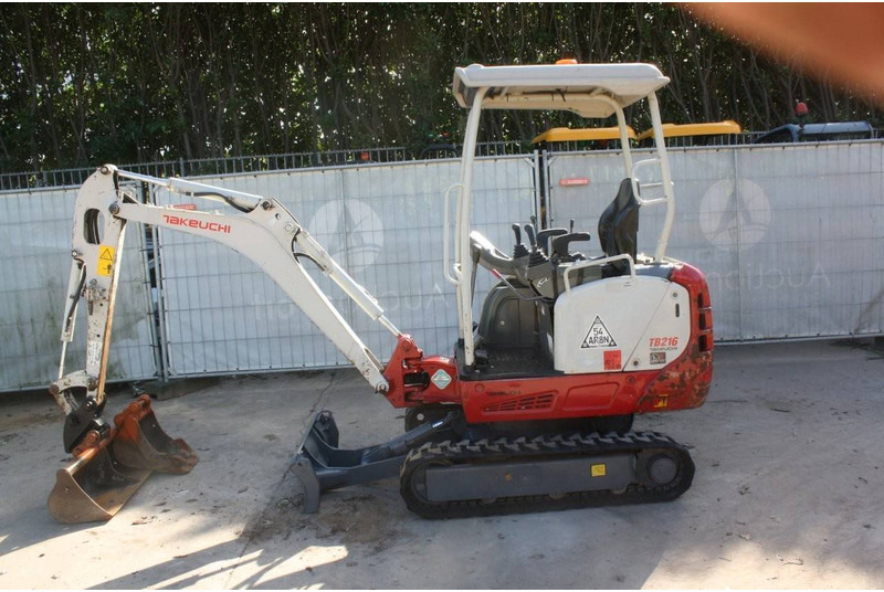 Takeuchi TB216 - Mini ekskavatorius: foto 2 Takeuchi TB216 - Mini ekskavatorius: foto 2