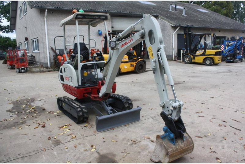 Takeuchi TB216 - Mini ekskavatorius: foto 5 Takeuchi TB216 - Mini ekskavatorius: foto 5