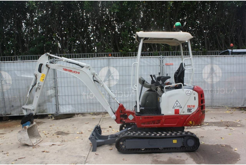 Takeuchi TB216 - Mini ekskavatorius: foto 3 Takeuchi TB216 - Mini ekskavatorius: foto 3