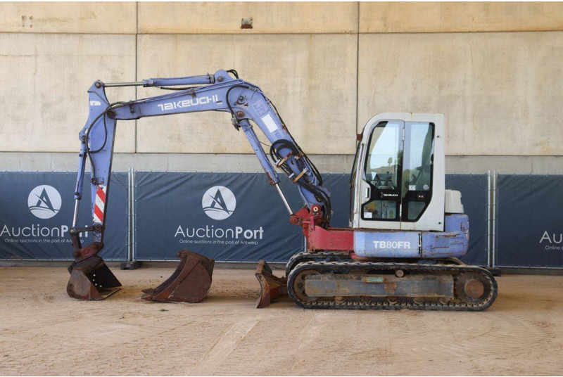 Takeuchi TB80FR - Vikšrinis ekskavatorius: foto 2 Takeuchi TB80FR - Vikšrinis ekskavatorius: foto 2